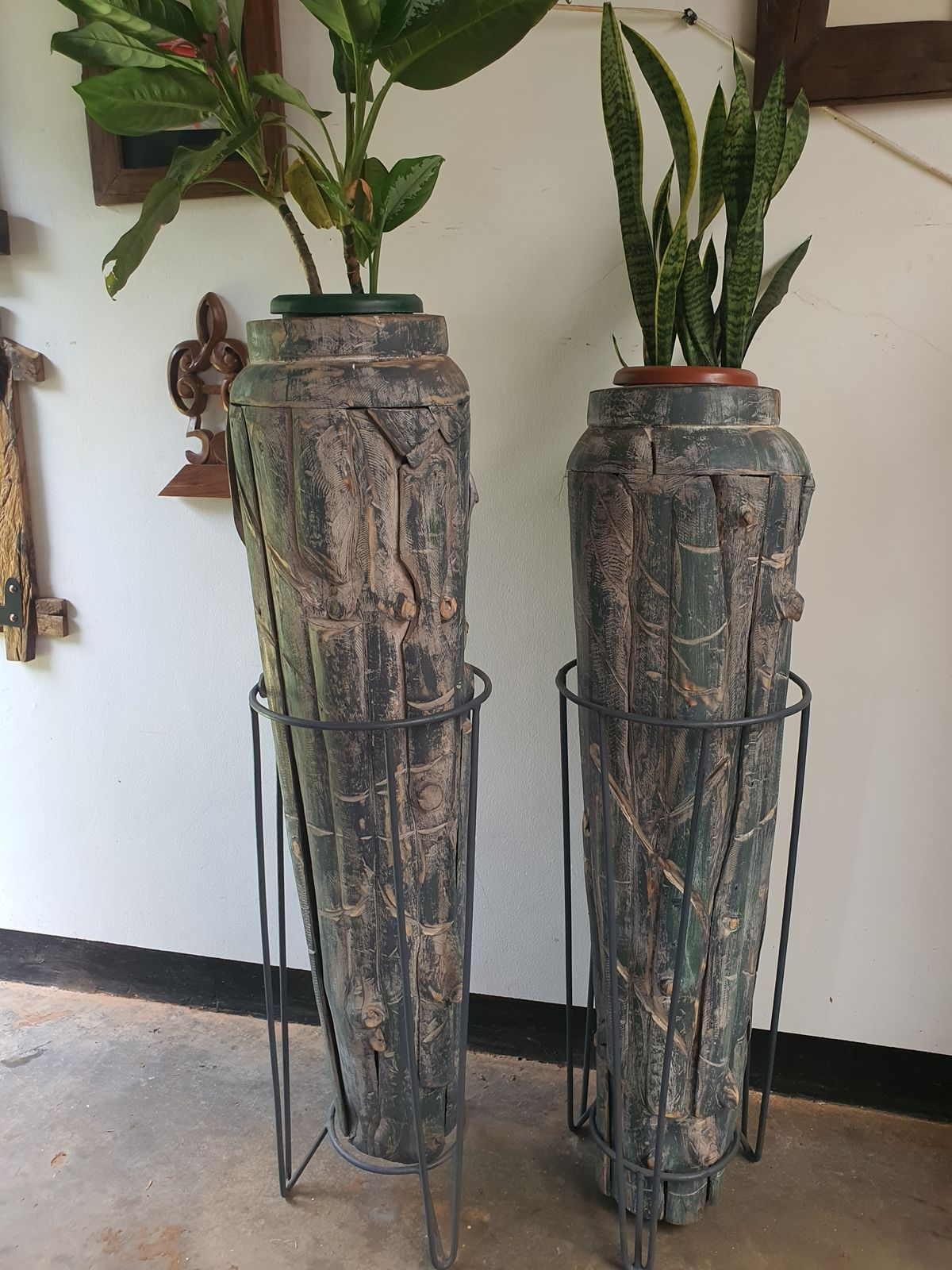 Musambya Distressed Planters + Stand