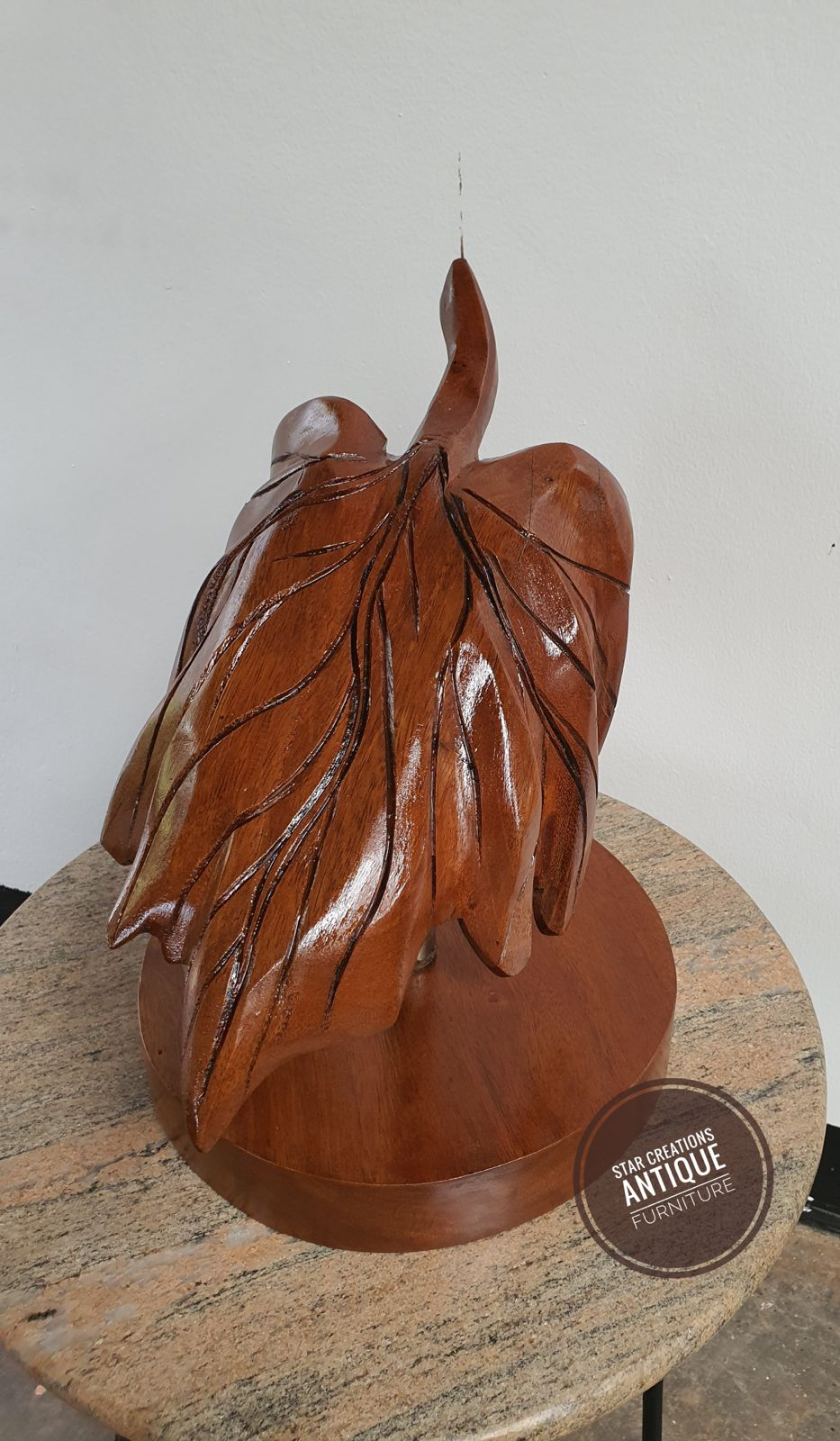 Mugavu leaf Sculpture